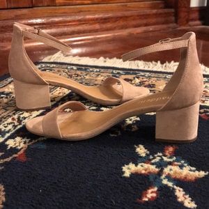 Steve Madden low heel sandal